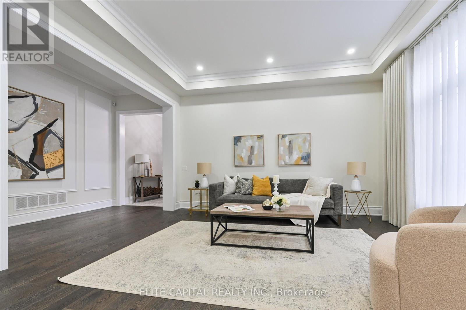 33 Straw Cutter Gate, Vaughan, ON - Indoor Photo Showing Living Room