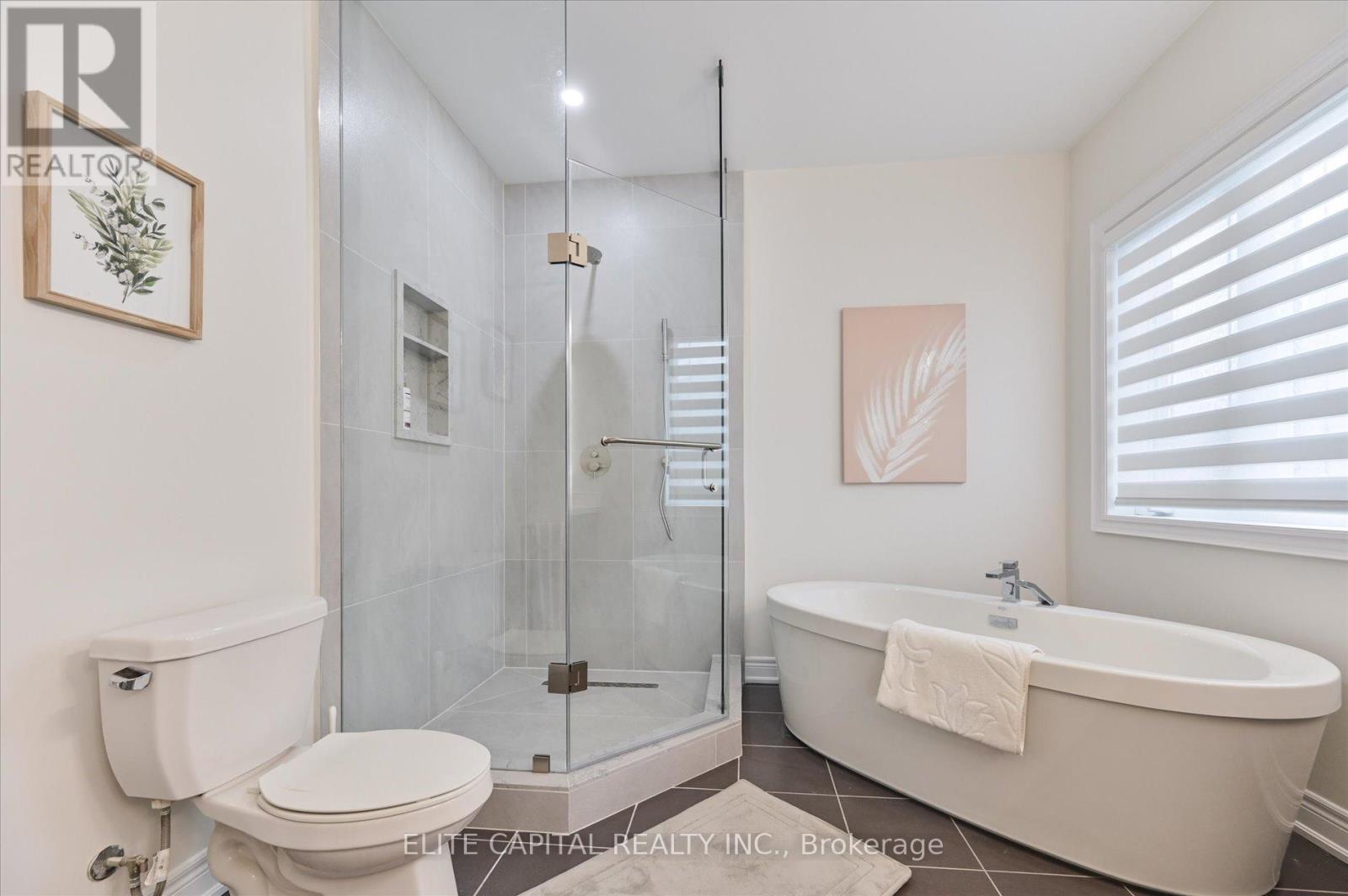 33 Straw Cutter Gate, Vaughan, ON - Indoor Photo Showing Bathroom