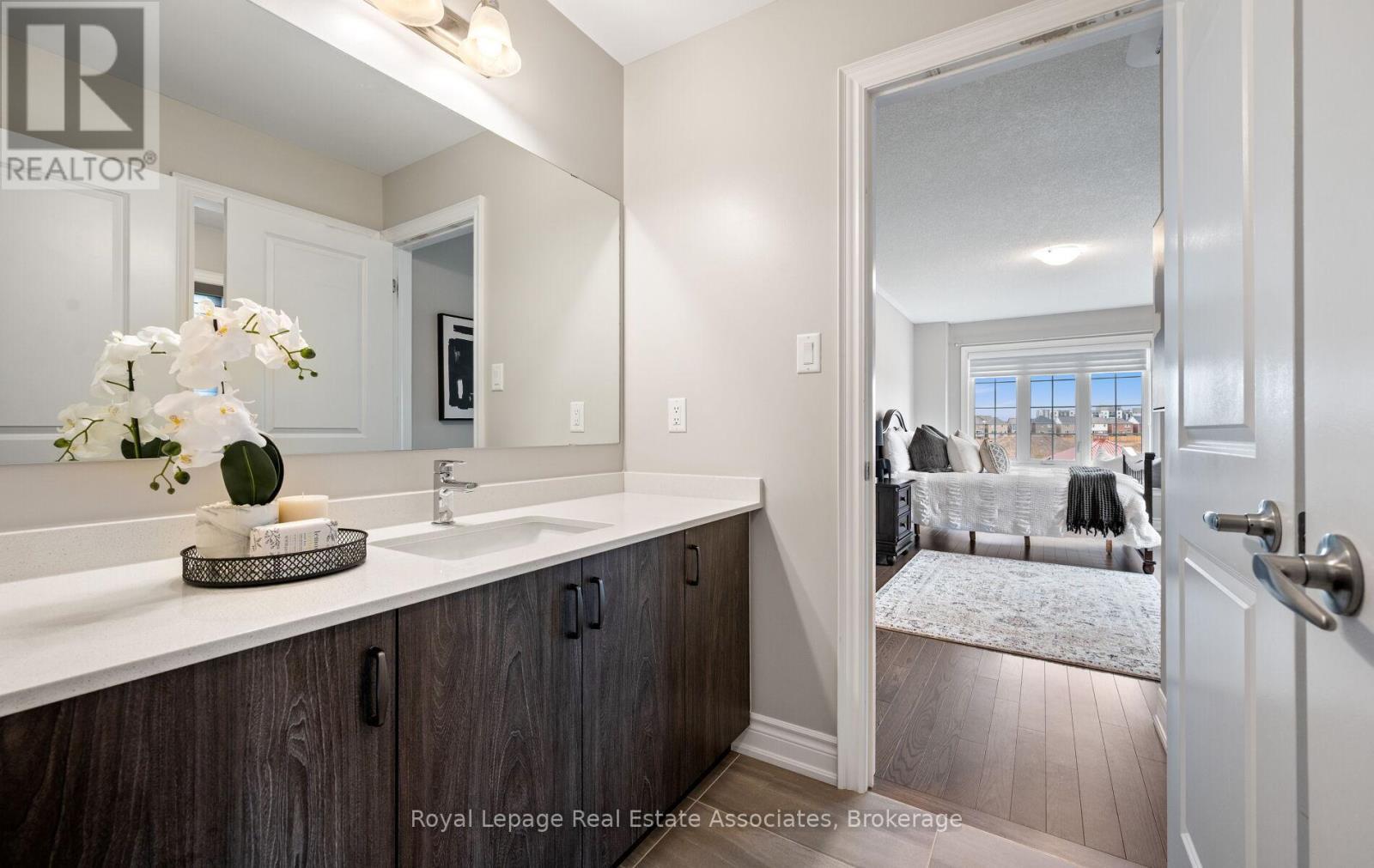 Jack n Jill Ensuite for Bdrms 3 & 4 - 1285 Raspberry Terrace, Milton, ON - Indoor Photo Showing Bathroom