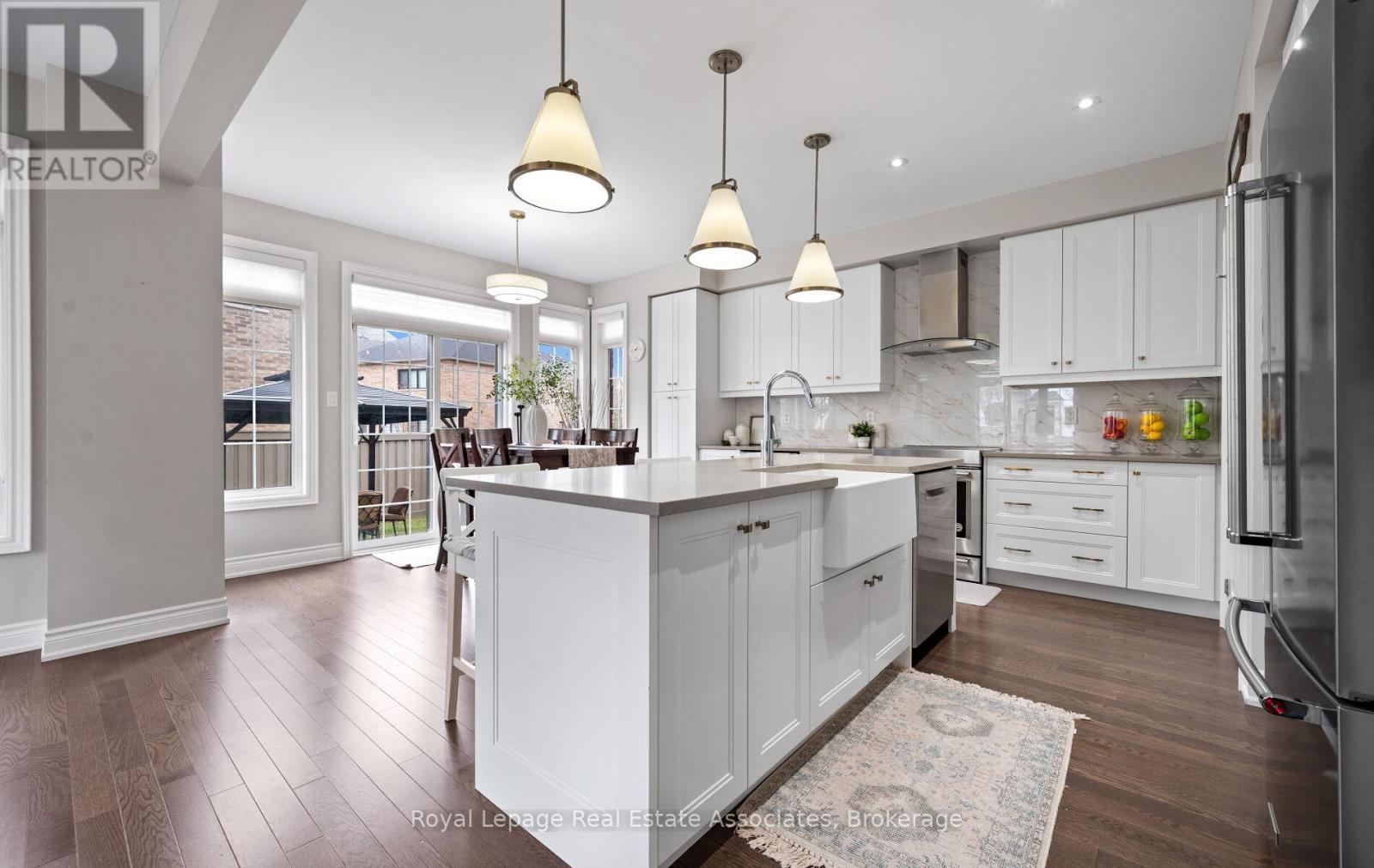 1285 Raspberry Terrace, Milton, ON - Indoor Photo Showing Kitchen With Upgraded Kitchen