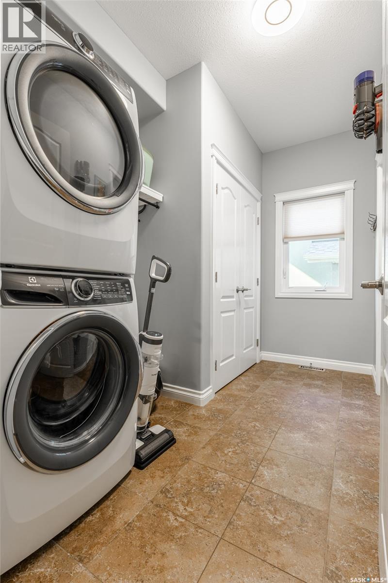 562 Evergreen Boulevard, Saskatoon, SK - Indoor Photo Showing Laundry Room