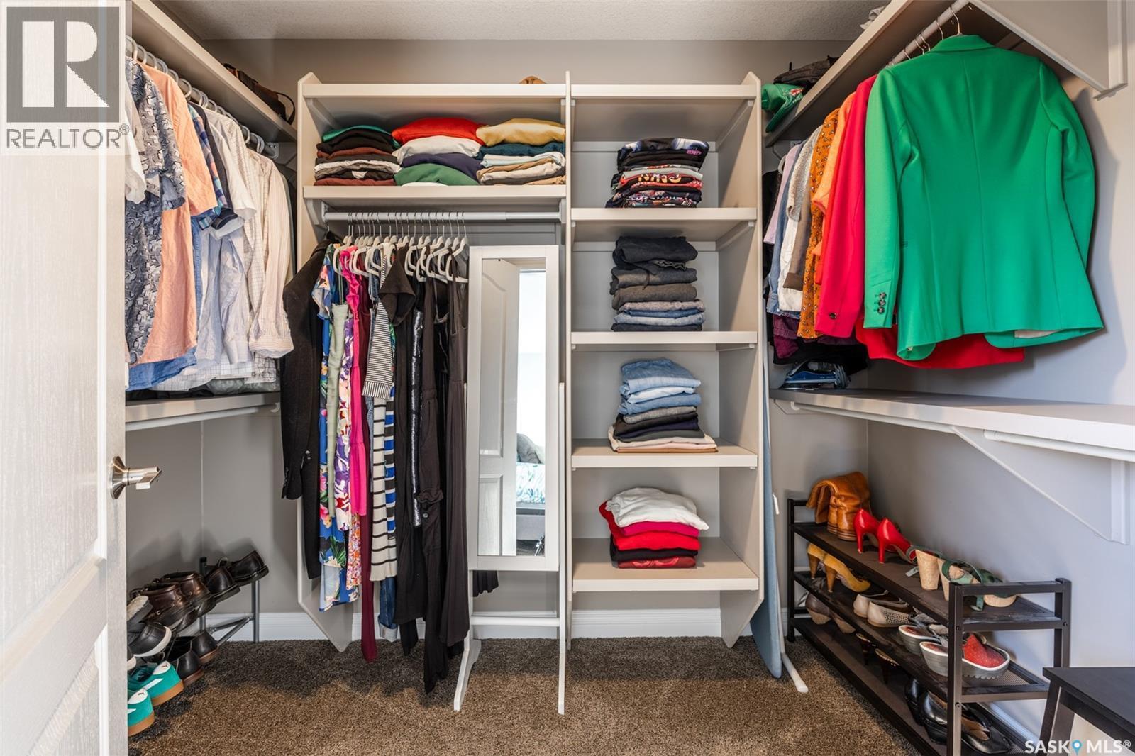 562 Evergreen Boulevard, Saskatoon, SK - Indoor With Storage