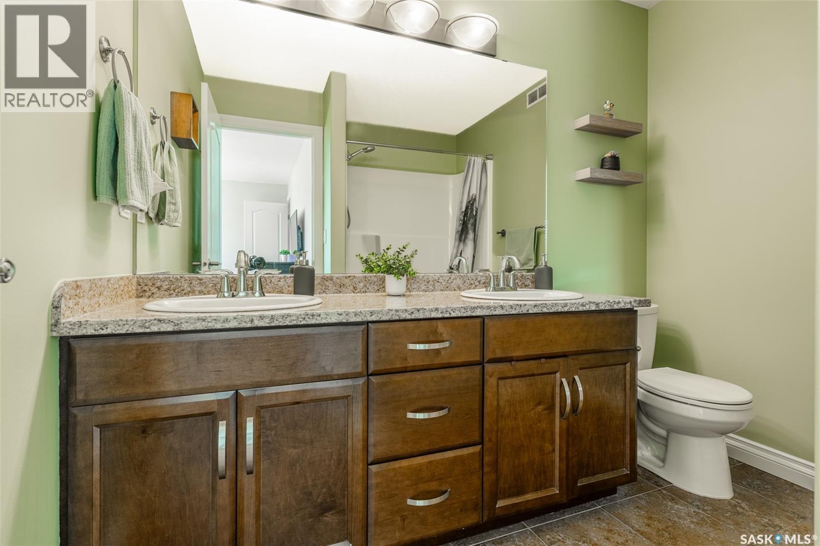 562 Evergreen Boulevard, Saskatoon, SK - Indoor Photo Showing Bathroom