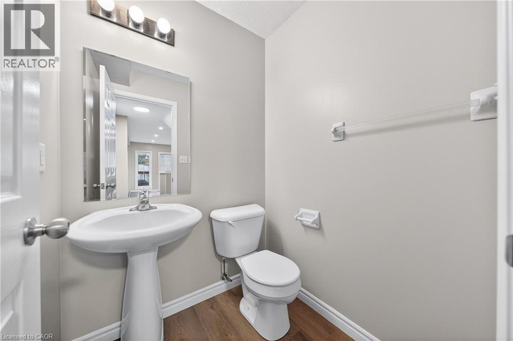 155 Highland Crescent Unit# D18, Kitchener, ON - Indoor Photo Showing Bathroom