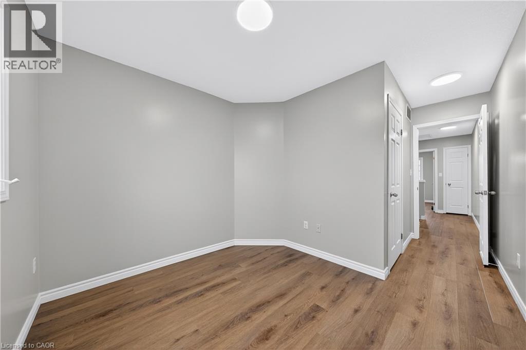 155 Highland Crescent Unit# D18, Kitchener, ON - Indoor Photo Showing Other Room