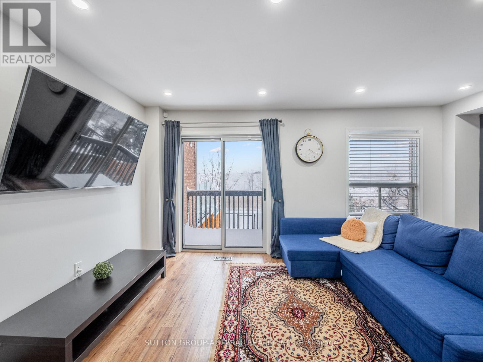 81 Parktree Drive, Vaughan, ON - Indoor Photo Showing Living Room