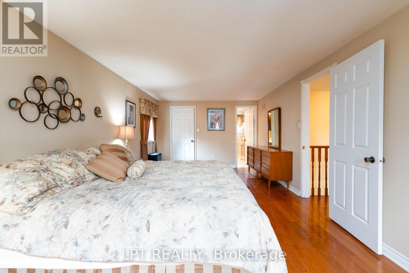54 Meyer Circle, Markham, ON - Indoor Photo Showing Bedroom