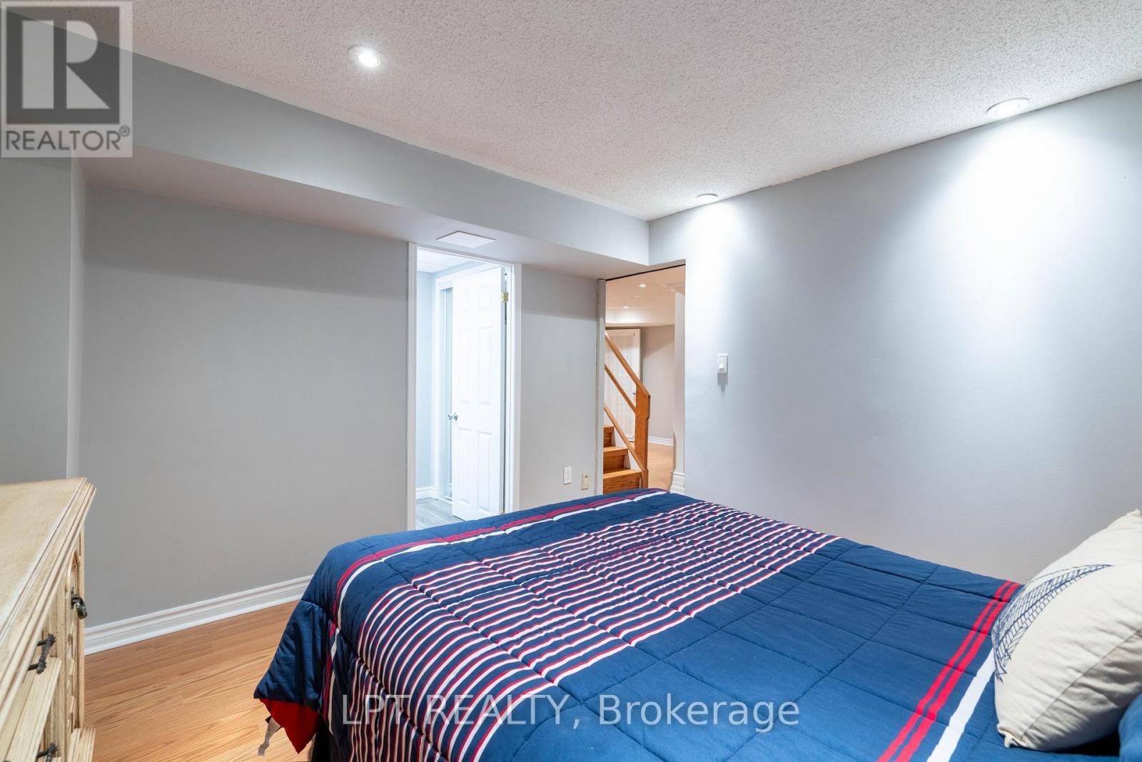 54 Meyer Circle, Markham, ON - Indoor Photo Showing Bedroom