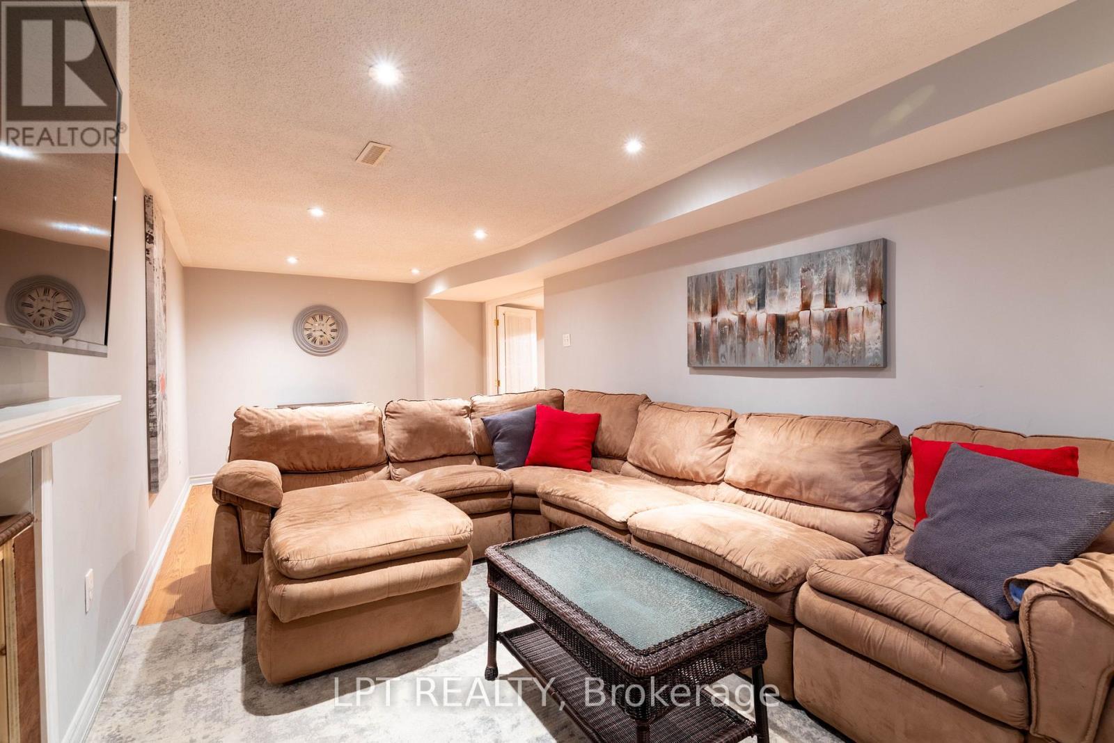 54 Meyer Circle, Markham, ON - Indoor Photo Showing Living Room With Fireplace