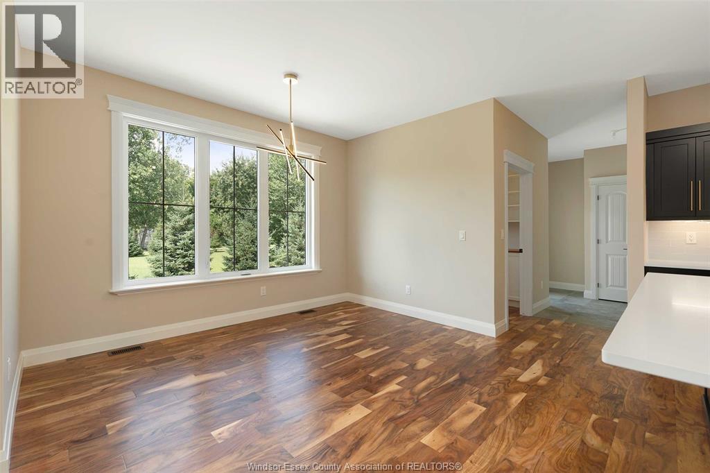 120 Bloomington, Chatham, ON - Indoor