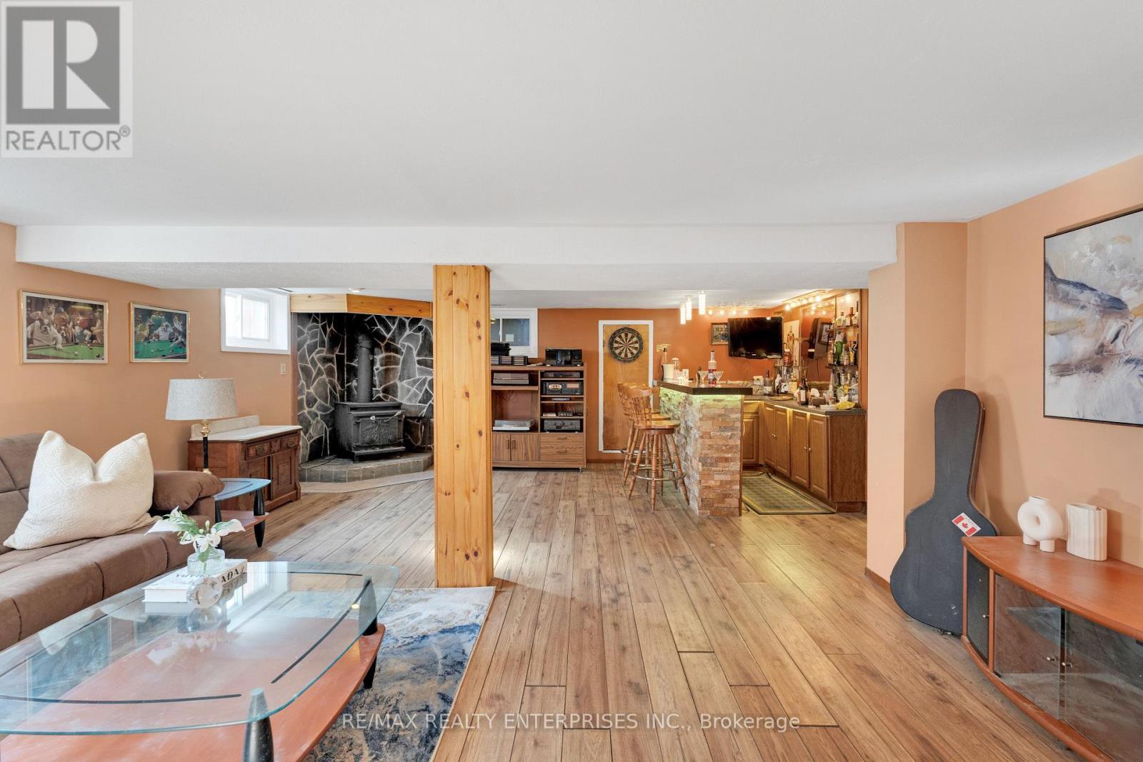 951 Atwater Avenue, Mississauga, ON - Indoor Photo Showing Living Room