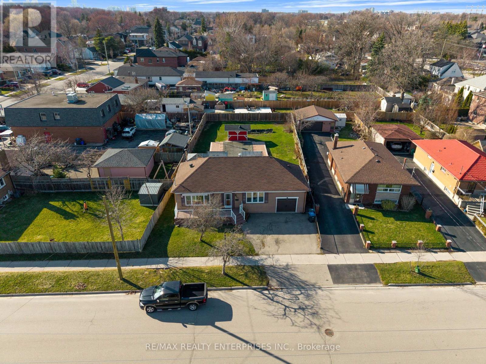 951 Atwater Avenue, Mississauga, ON - Outdoor With View