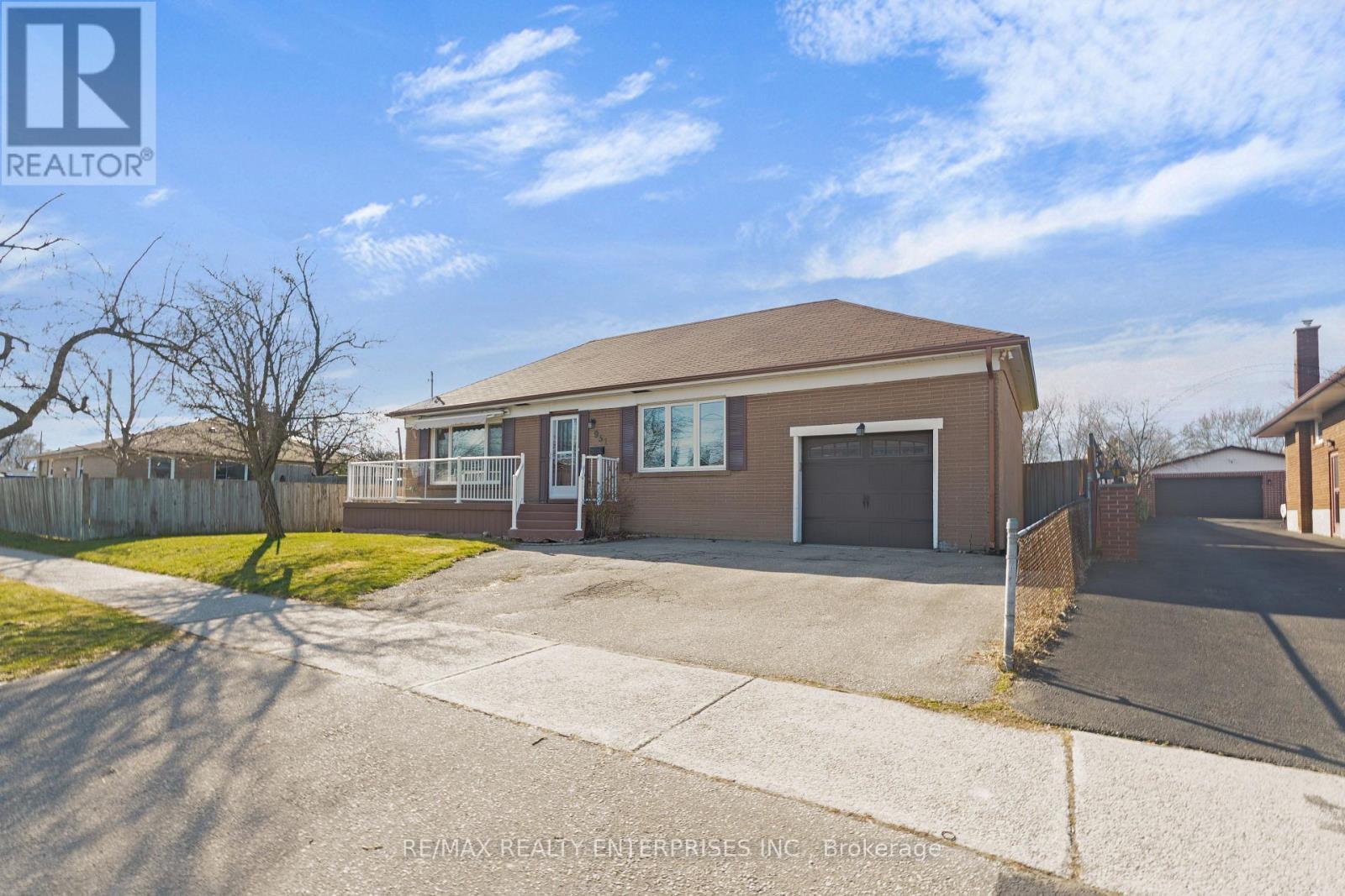 951 Atwater Avenue, Mississauga, ON - Outdoor