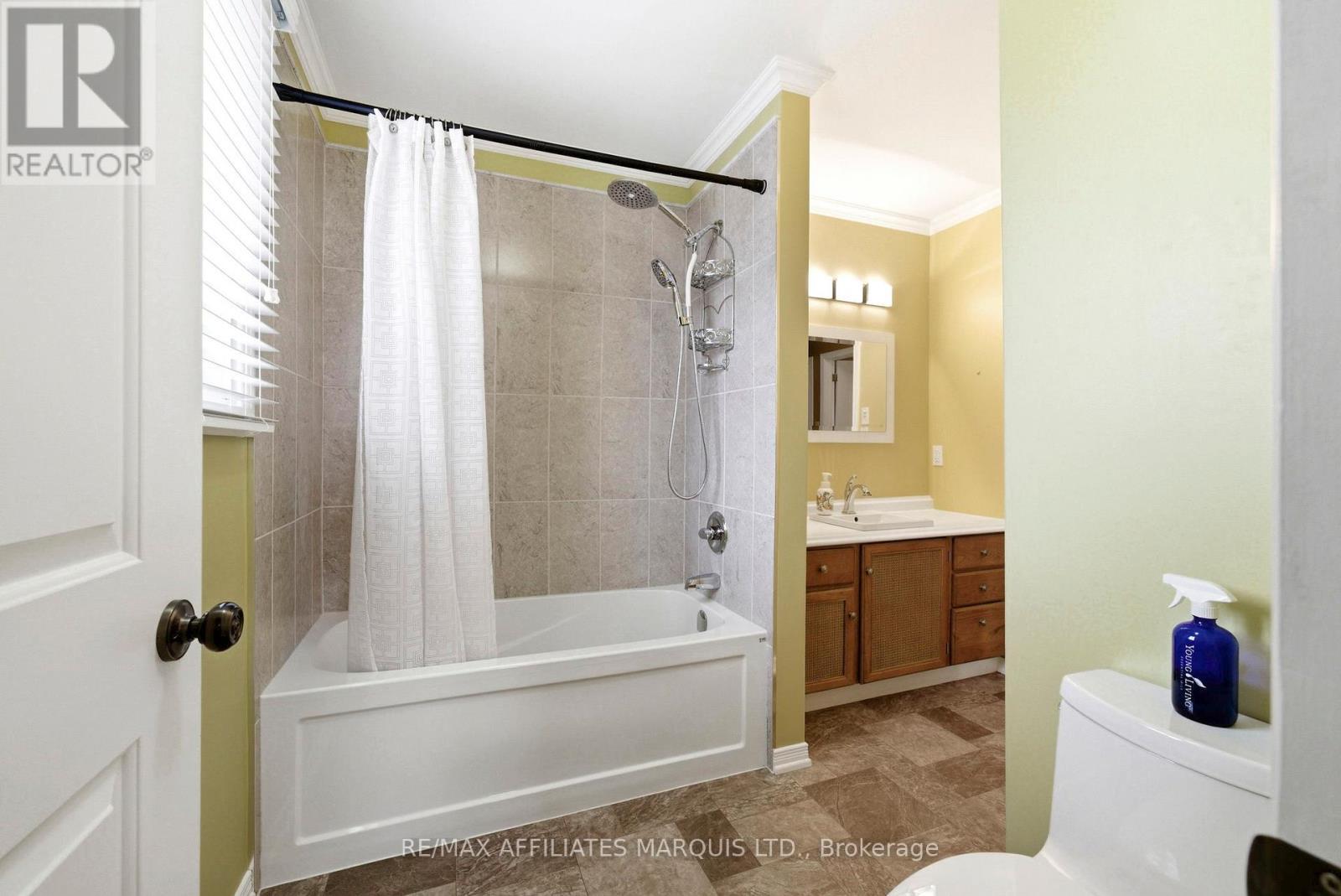 681 Champlain Drive, Cornwall, ON - Indoor Photo Showing Bathroom