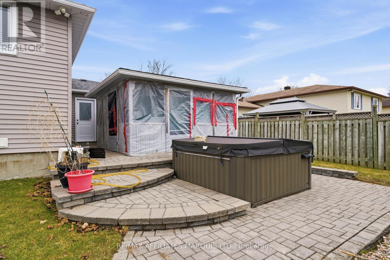 681 Champlain Drive, Cornwall, ON - Outdoor With Exterior