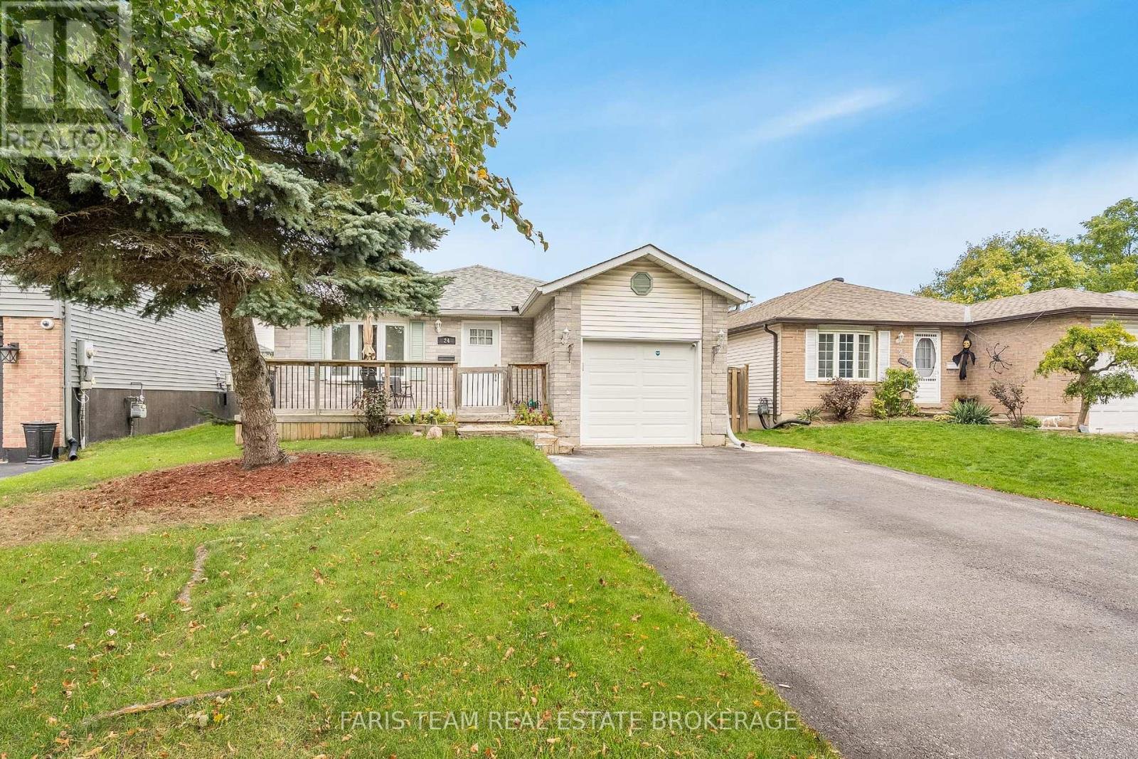 24 Laurie Crescent, Barrie, ON - Outdoor With Facade