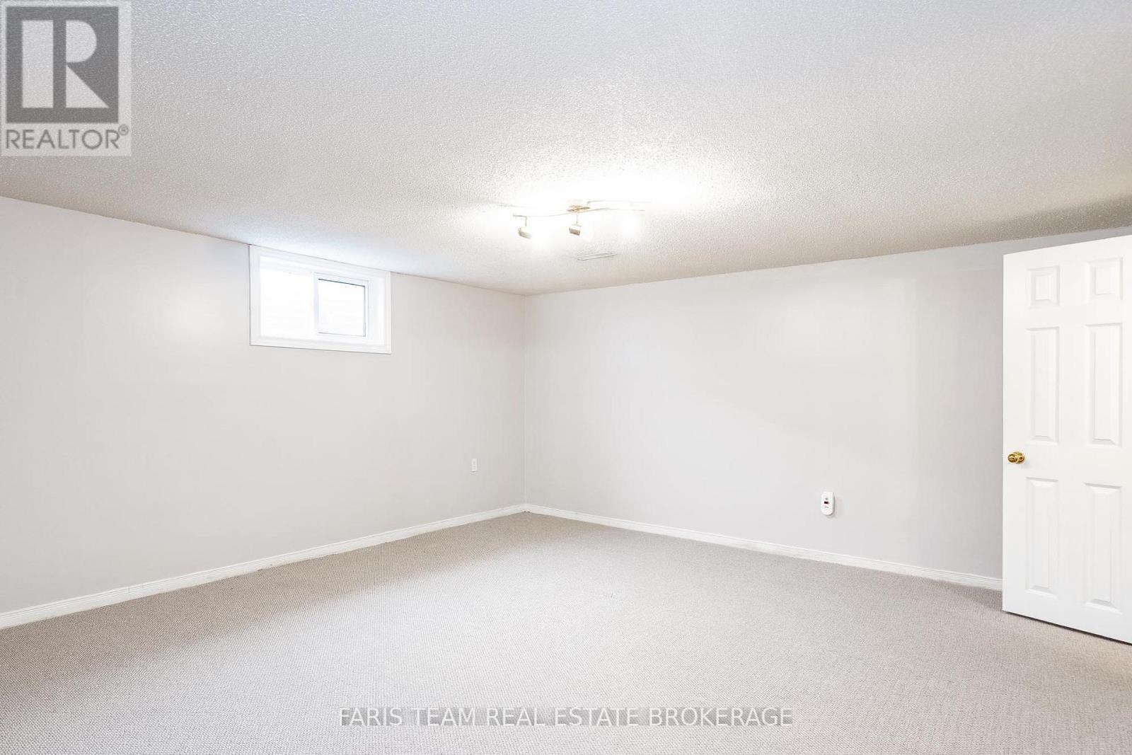 24 Laurie Crescent, Barrie, ON - Indoor Photo Showing Other Room