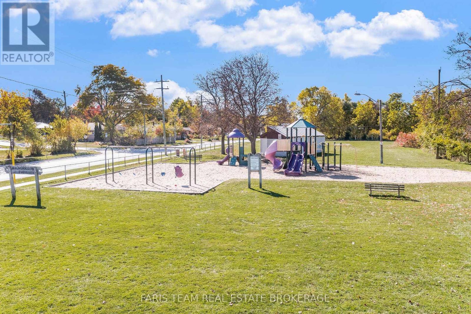 24 Laurie Crescent, Barrie, ON - Outdoor