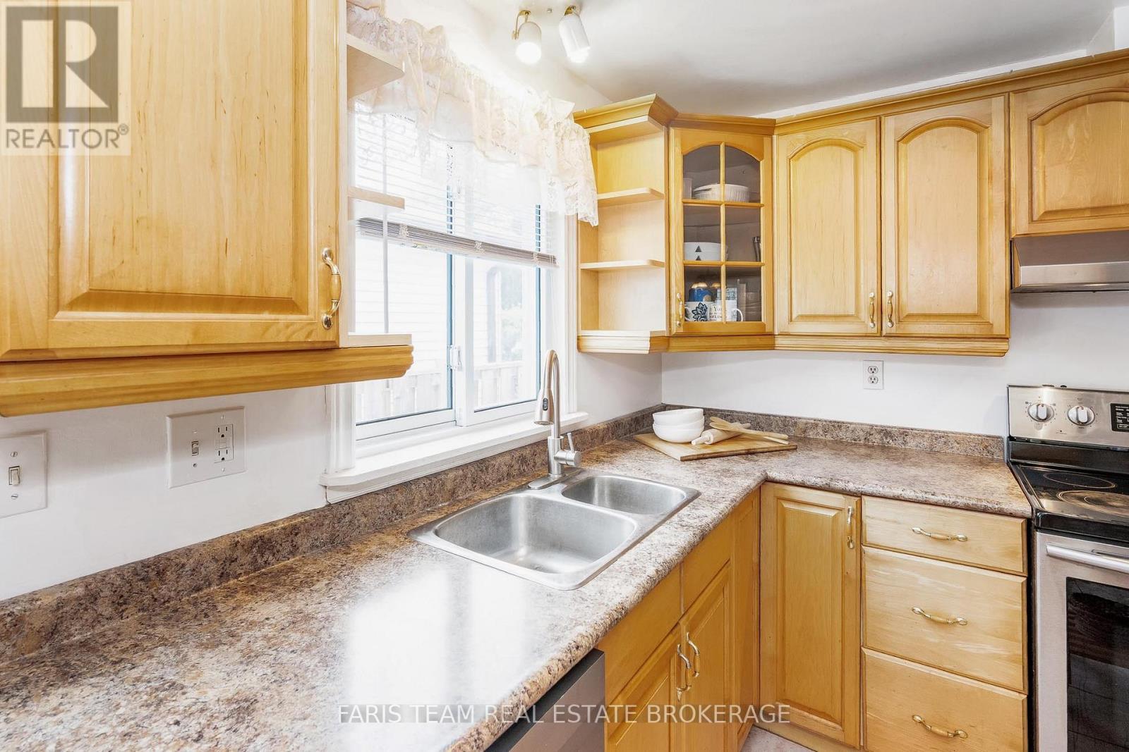 24 Laurie Crescent, Barrie, ON - Indoor Photo Showing Kitchen With Double Sink