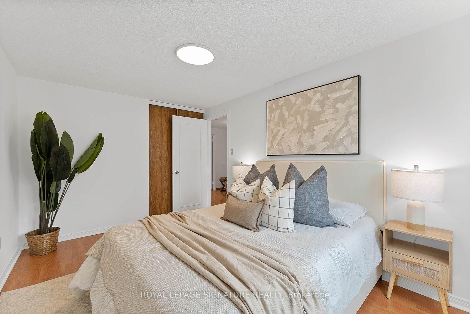 4046 Tea Garden Circle, Mississauga, ON - Indoor Photo Showing Bedroom