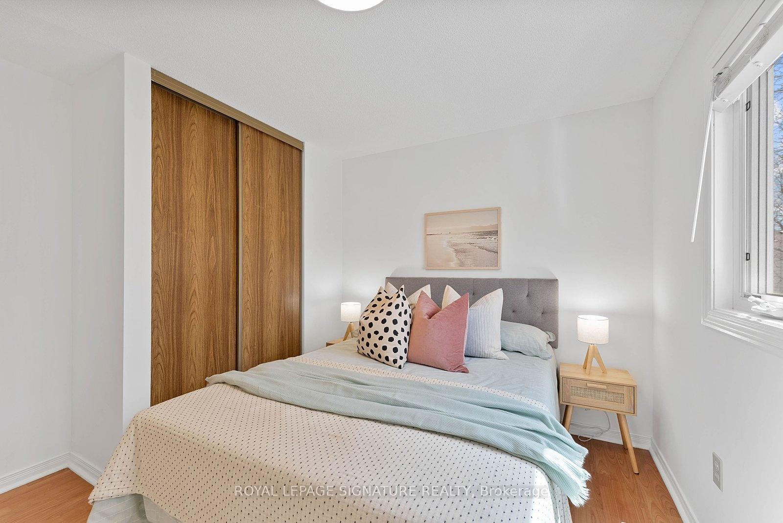 4046 Tea Garden Circle, Mississauga, ON - Indoor Photo Showing Bedroom