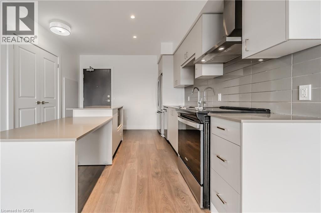 50 Grand Avenue S Unit# 1604, Cambridge, ON - Indoor Photo Showing Kitchen With Upgraded Kitchen