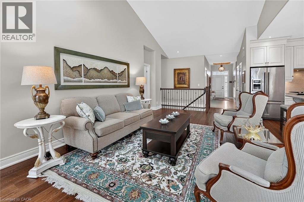 1 Cedar Drive, St. Davids, ON - Indoor Photo Showing Living Room