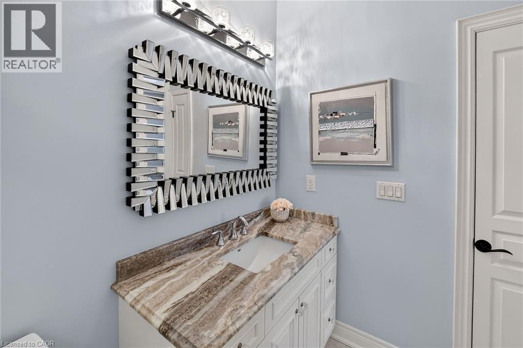 1 Cedar Drive, St. Davids, ON - Indoor Photo Showing Bathroom