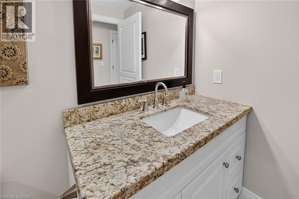 1 Cedar Drive, St. Davids, ON - Indoor Photo Showing Bathroom