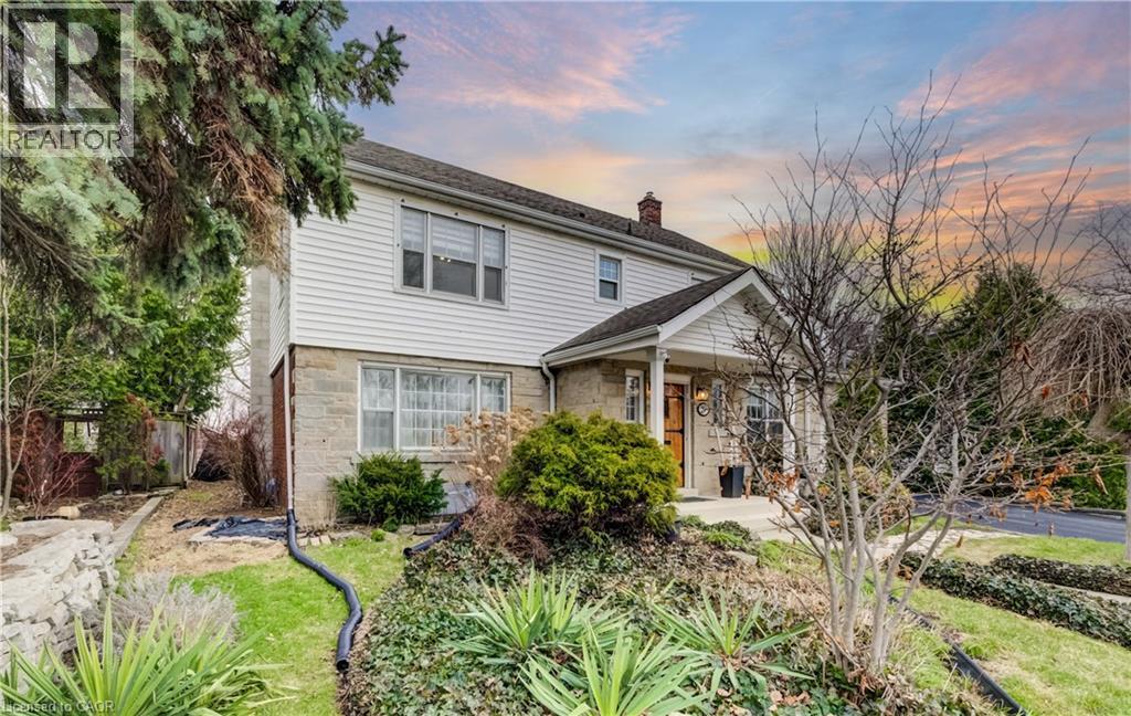 27 Lowrey Avenue S, Cambridge, ON - Outdoor