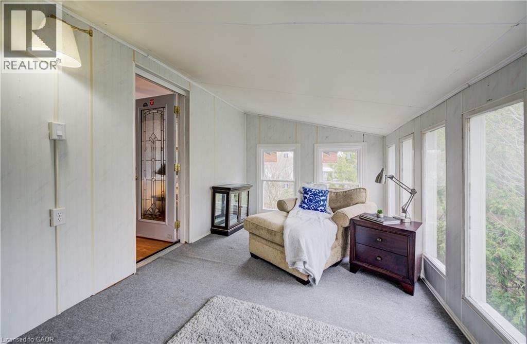 27 Lowrey Avenue S, Cambridge, ON - Indoor