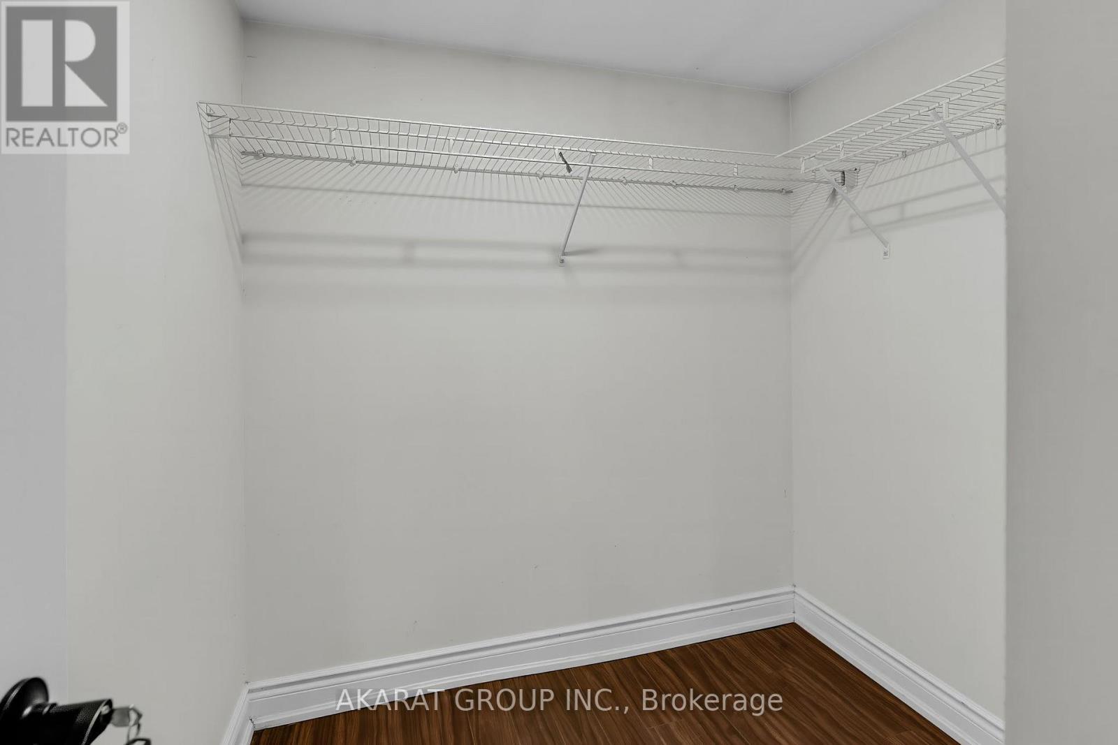 2365 Bankside Drive, Mississauga, ON - Indoor With Storage