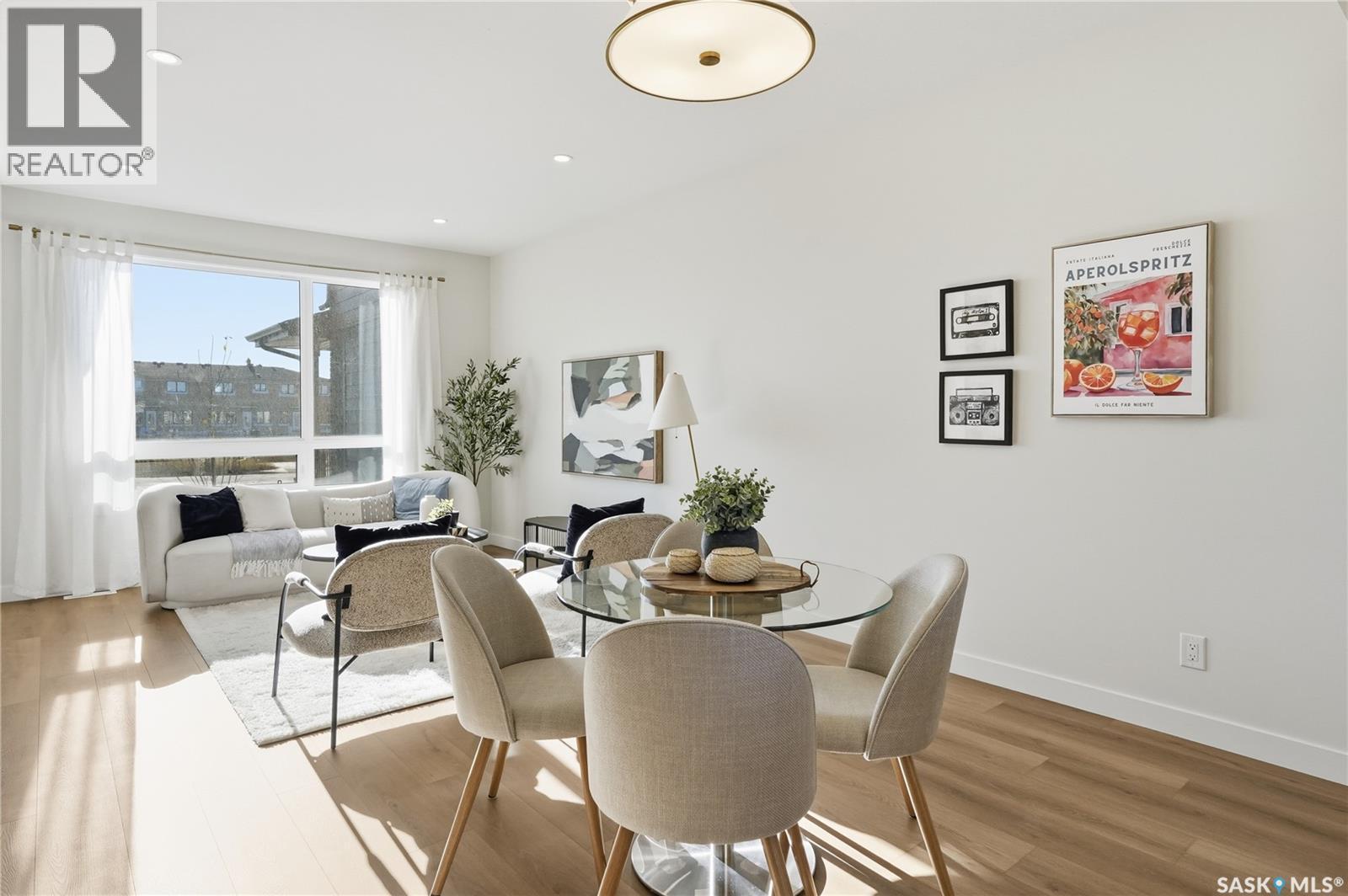 18 Taskamanwa Terrace, Saskatoon, SK - Indoor Photo Showing Dining Room