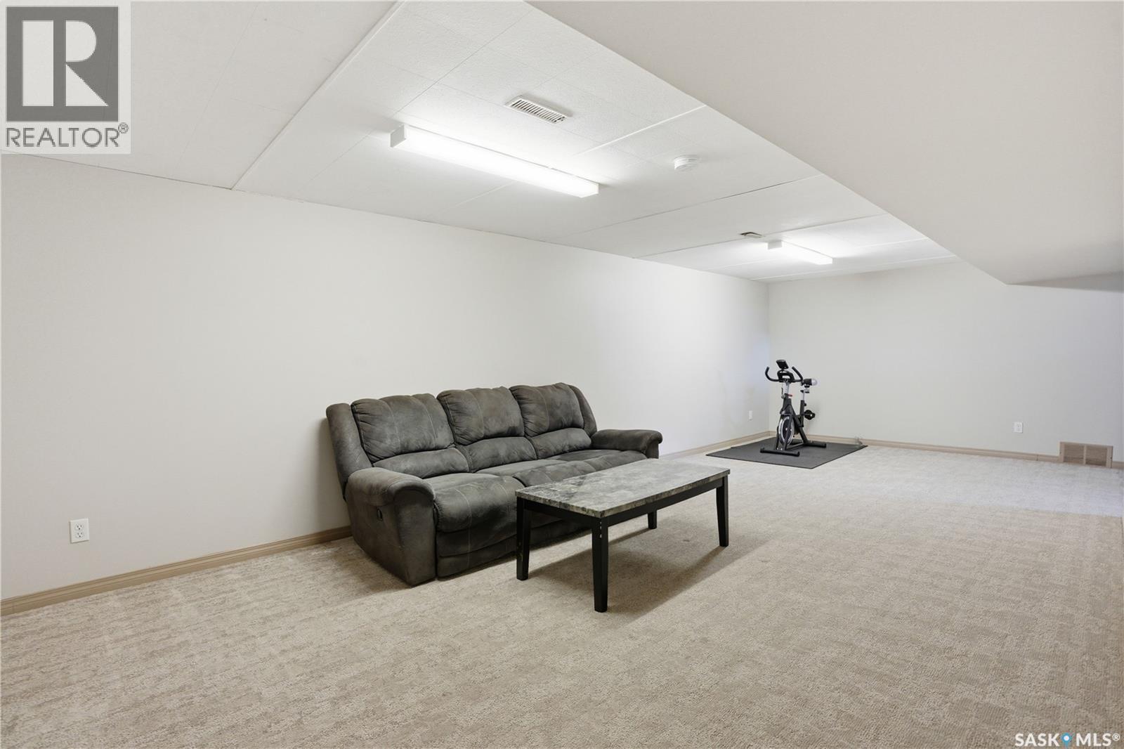 3A & 3B Bateman Crescent, Saskatoon, SK - Indoor