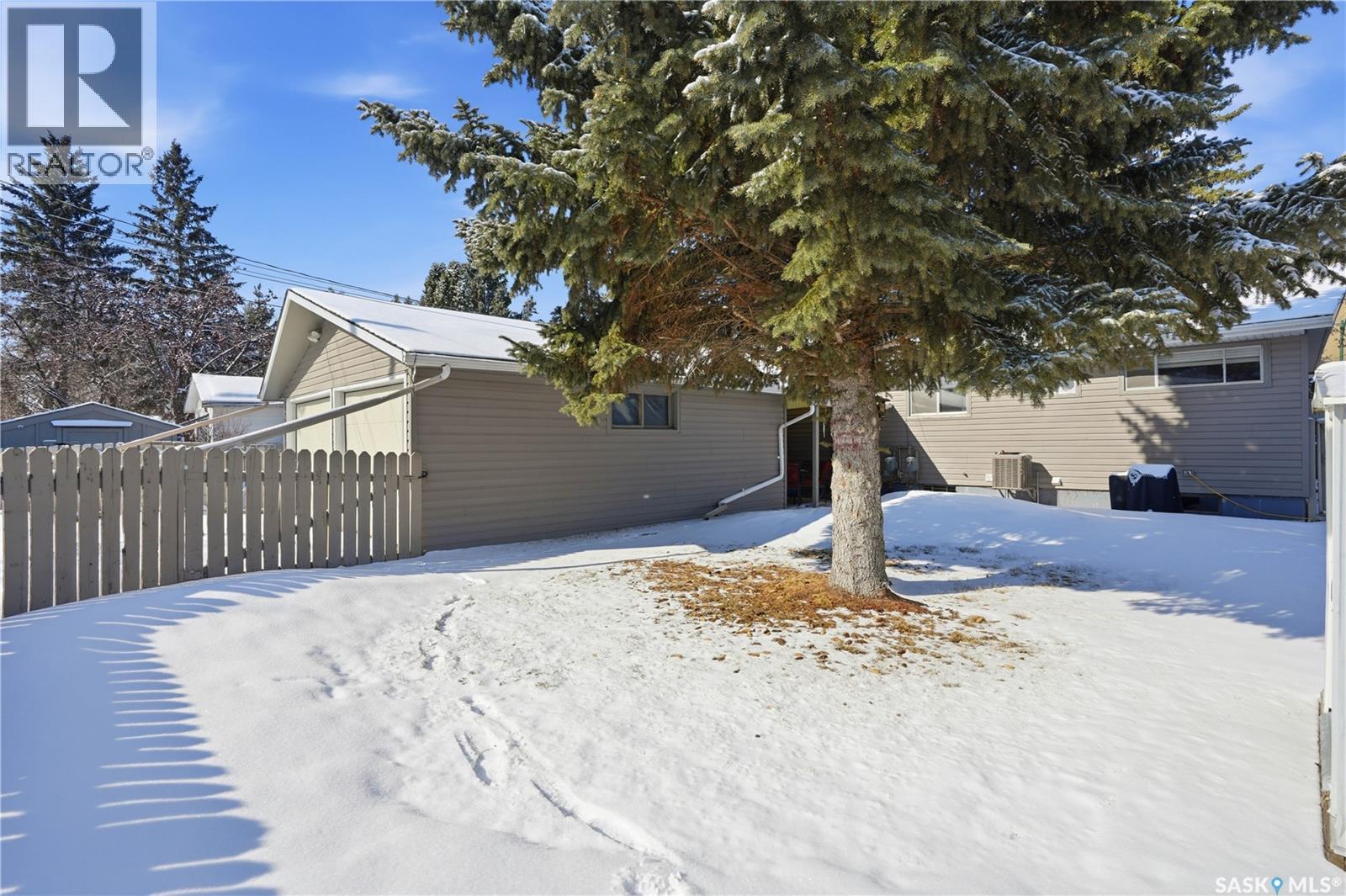 3A & 3B Bateman Crescent, Saskatoon, SK - Outdoor