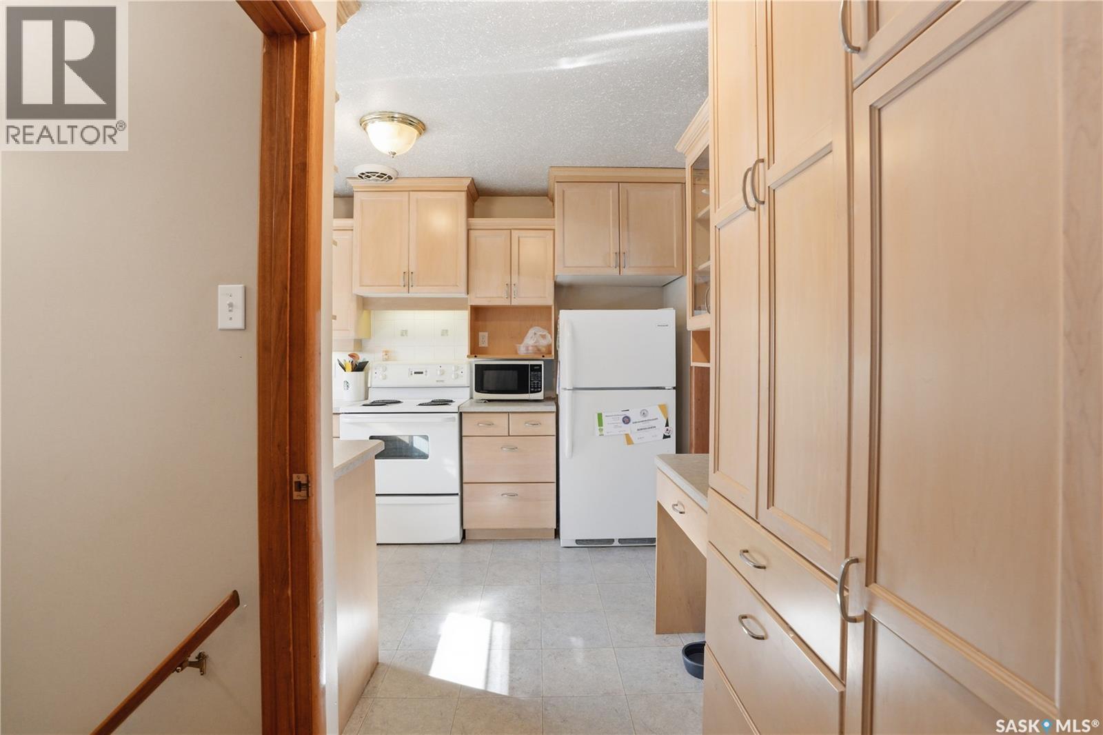 3A & 3B Bateman Crescent, Saskatoon, SK - Indoor Photo Showing Kitchen