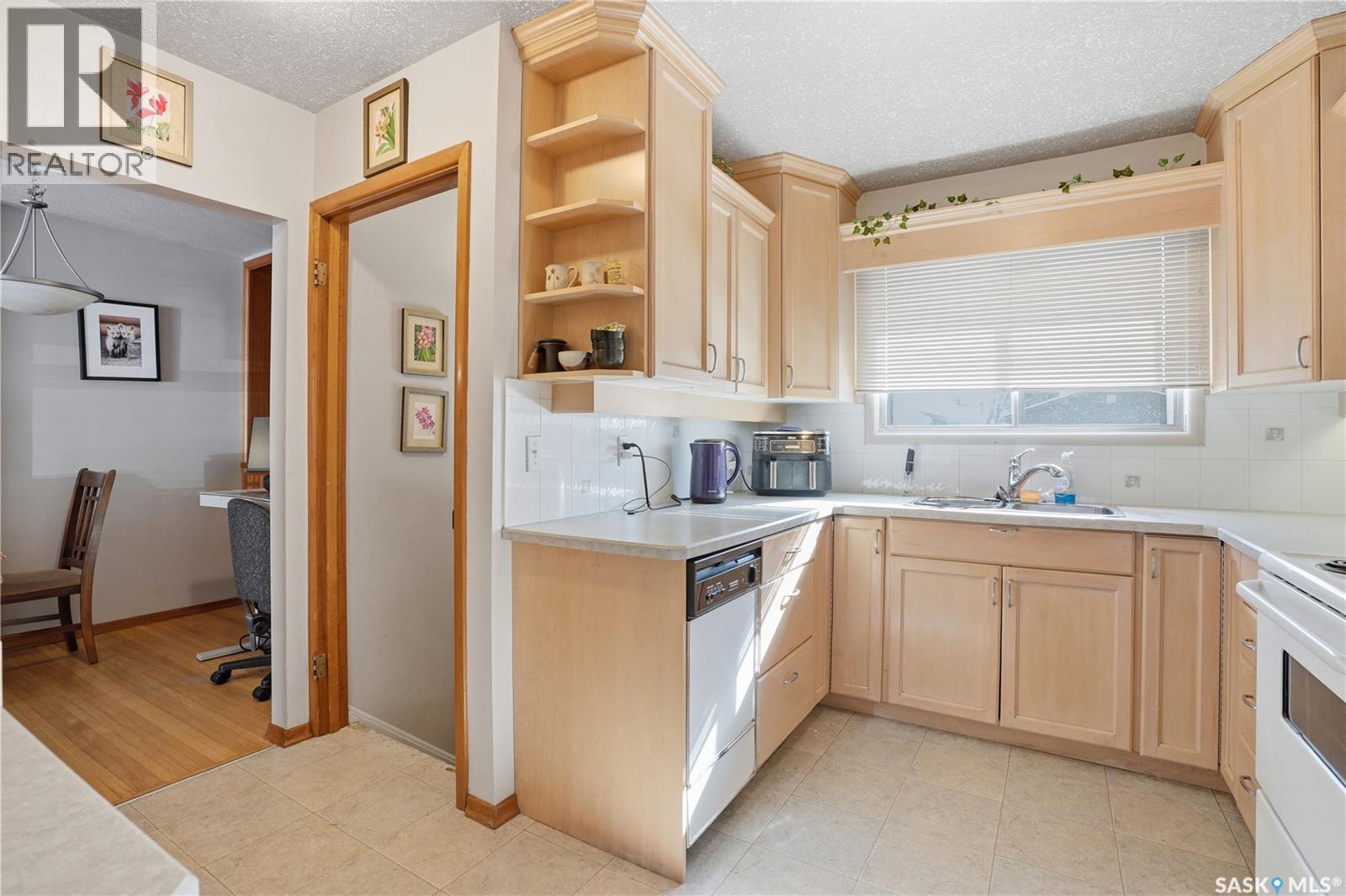 3A & 3B Bateman Crescent, Saskatoon, SK - Indoor Photo Showing Kitchen