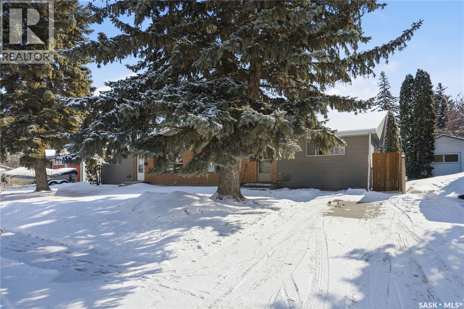 3A & 3B Bateman Crescent, Saskatoon, SK - Outdoor