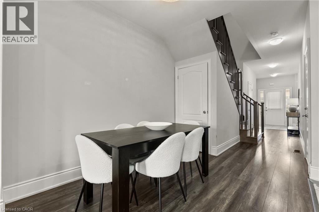 51 Sunset Way, Thorold, ON - Indoor Photo Showing Dining Room
