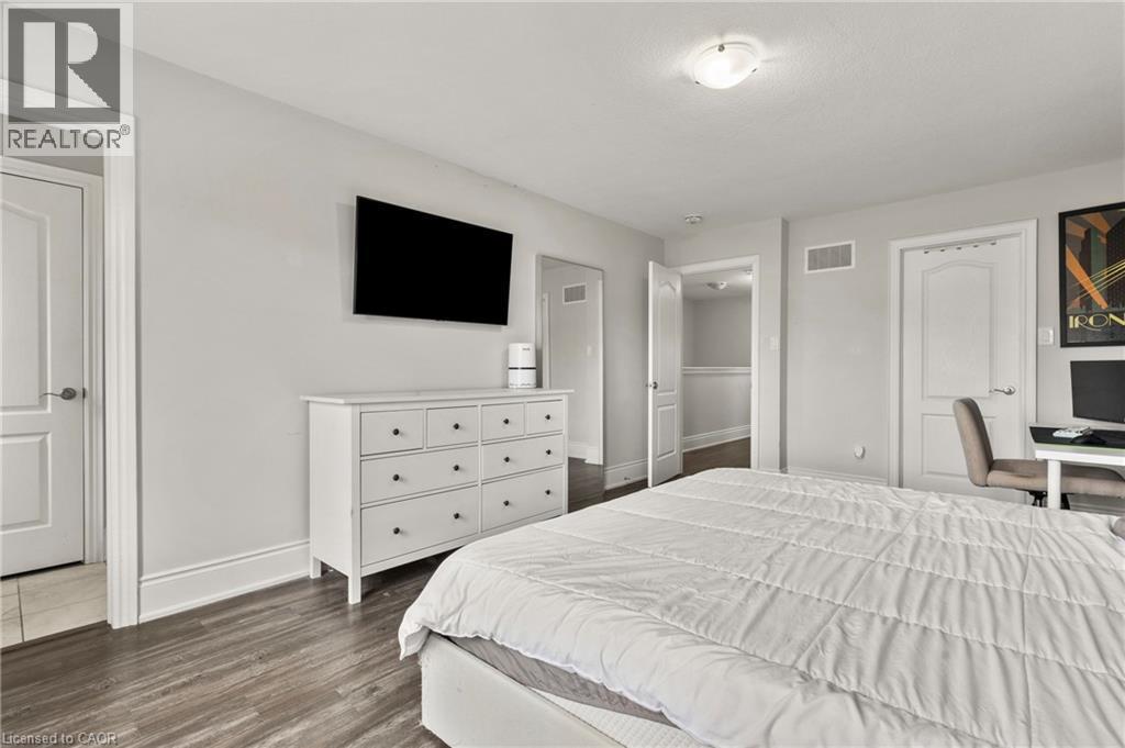 51 Sunset Way, Thorold, ON - Indoor Photo Showing Bedroom