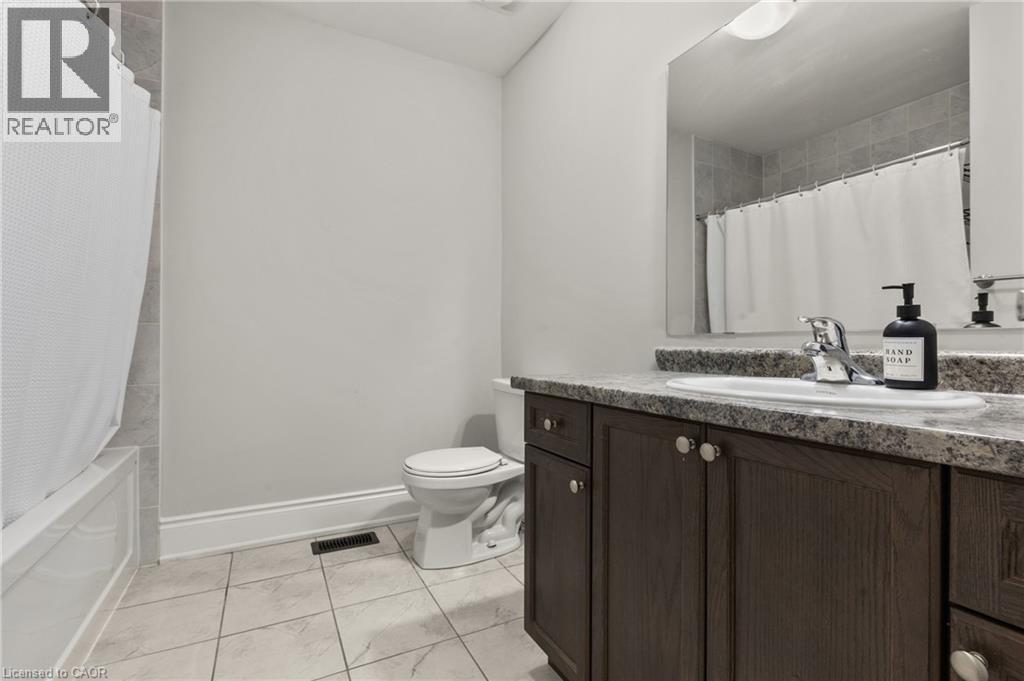 51 Sunset Way, Thorold, ON - Indoor Photo Showing Bathroom