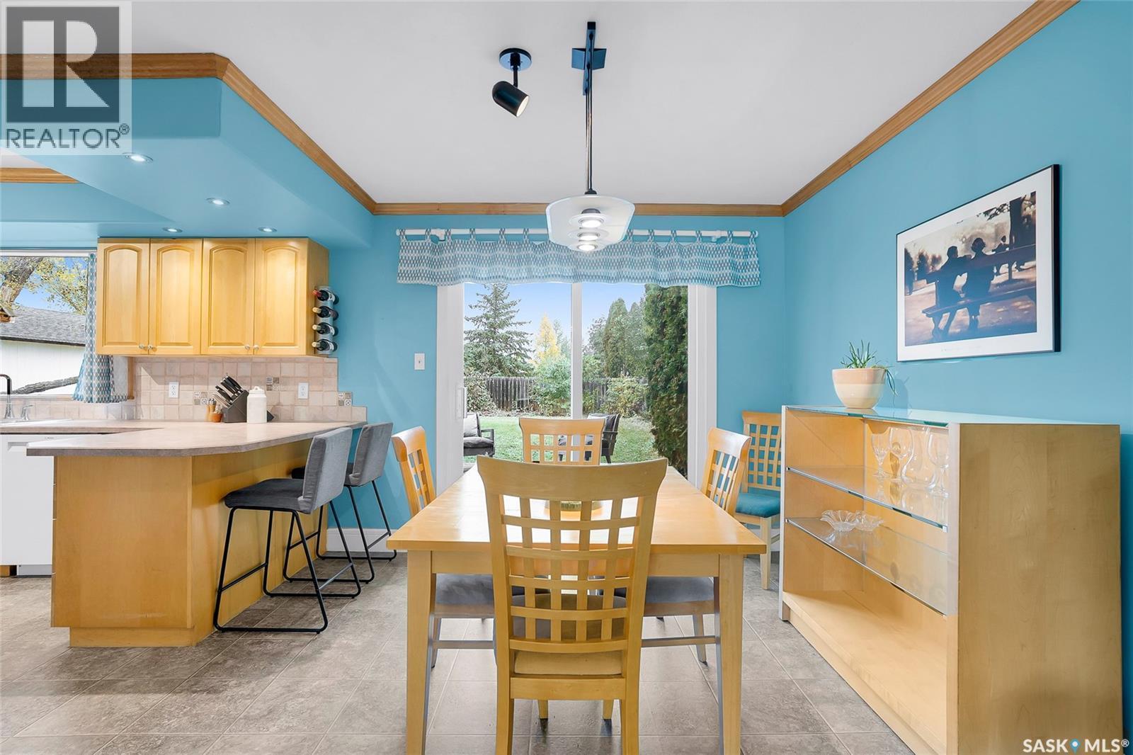258 Assiniboine Drive, Saskatoon, SK - Indoor Photo Showing Dining Room