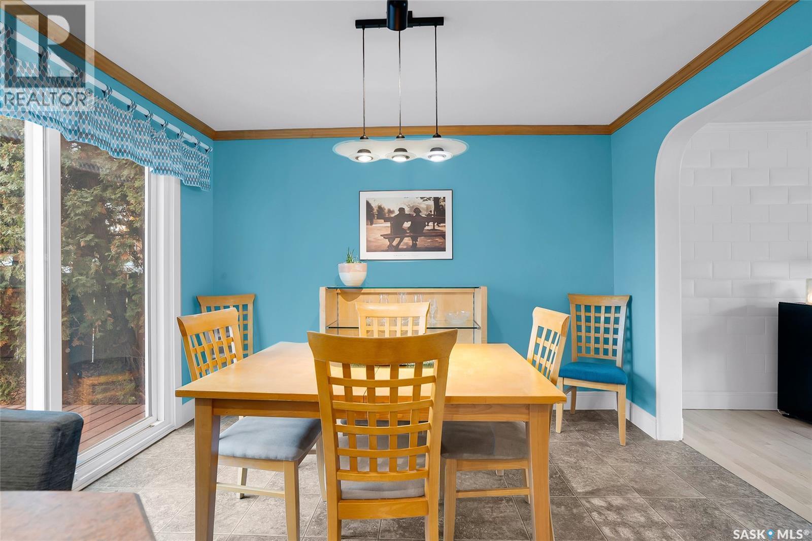 258 Assiniboine Drive, Saskatoon, SK - Indoor Photo Showing Dining Room