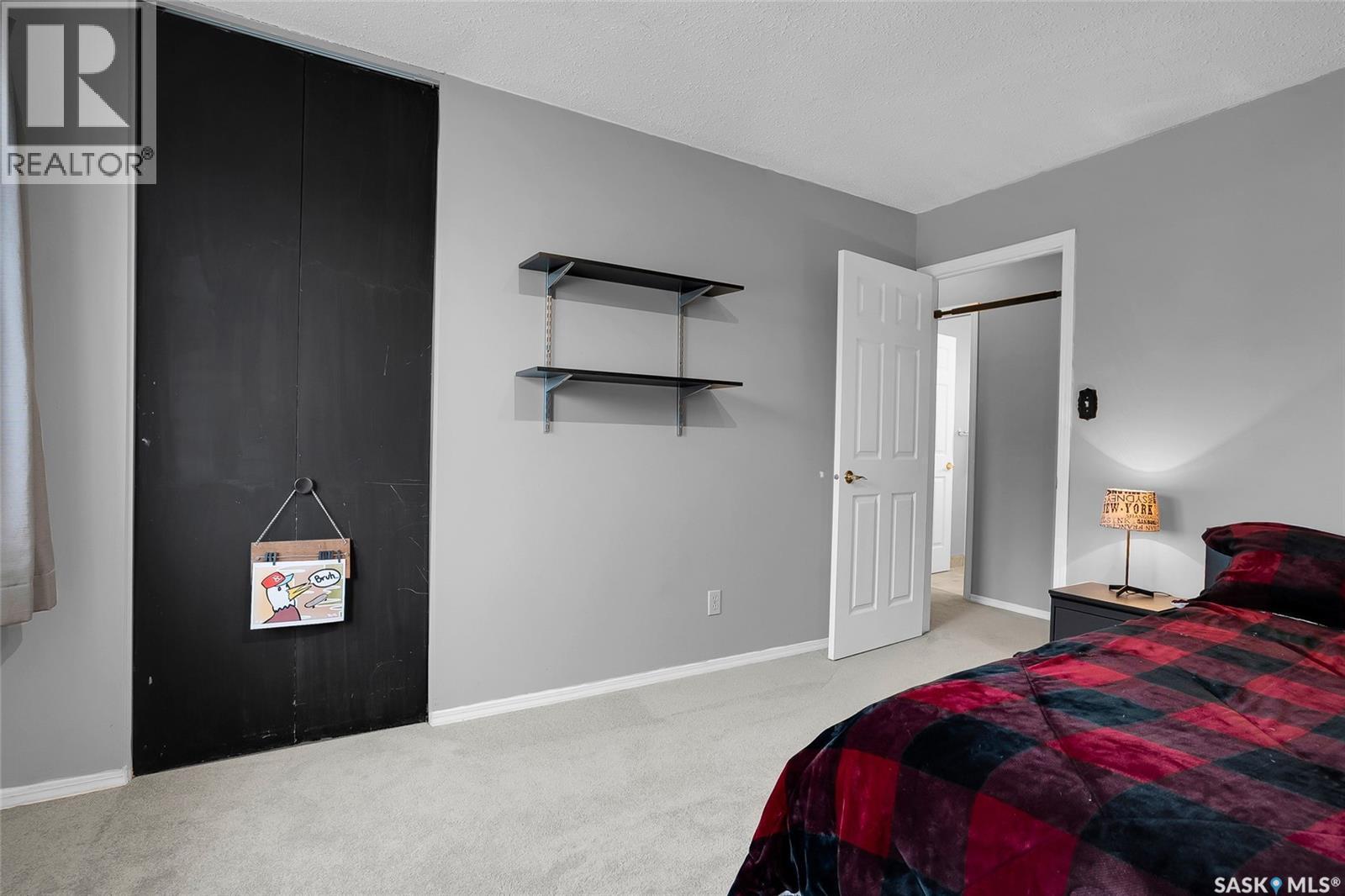 258 Assiniboine Drive, Saskatoon, SK - Indoor Photo Showing Bedroom