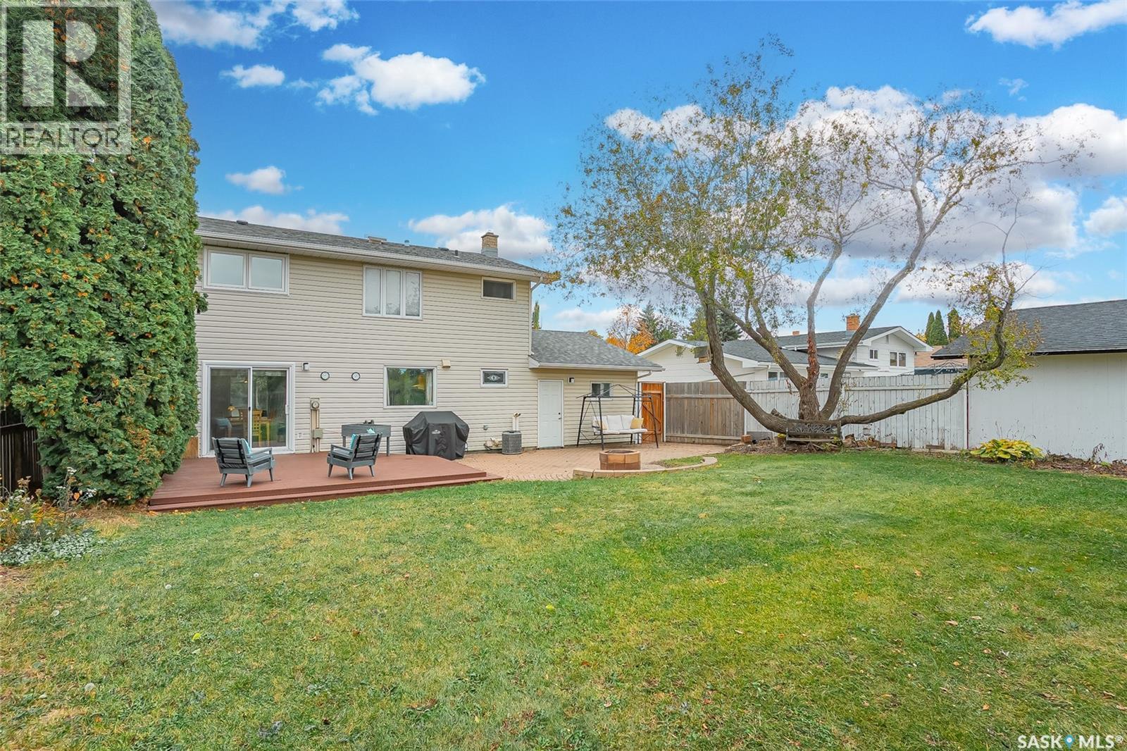 258 Assiniboine Drive, Saskatoon, SK - Outdoor With Deck Patio Veranda