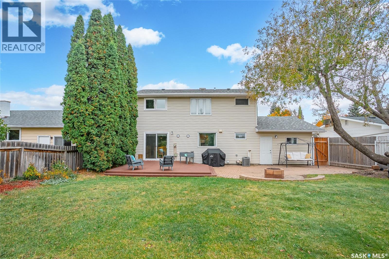 258 Assiniboine Drive, Saskatoon, SK - Outdoor With Deck Patio Veranda