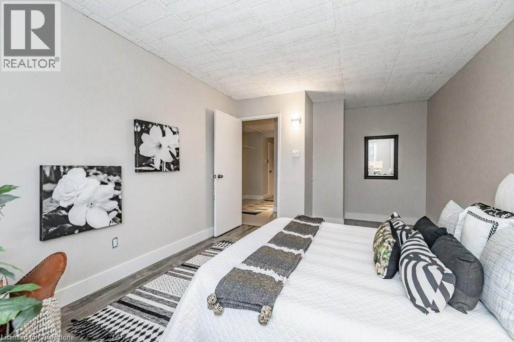 75 Hazelglen Drive Unit# 308, Kitchener, ON - Indoor Photo Showing Bedroom