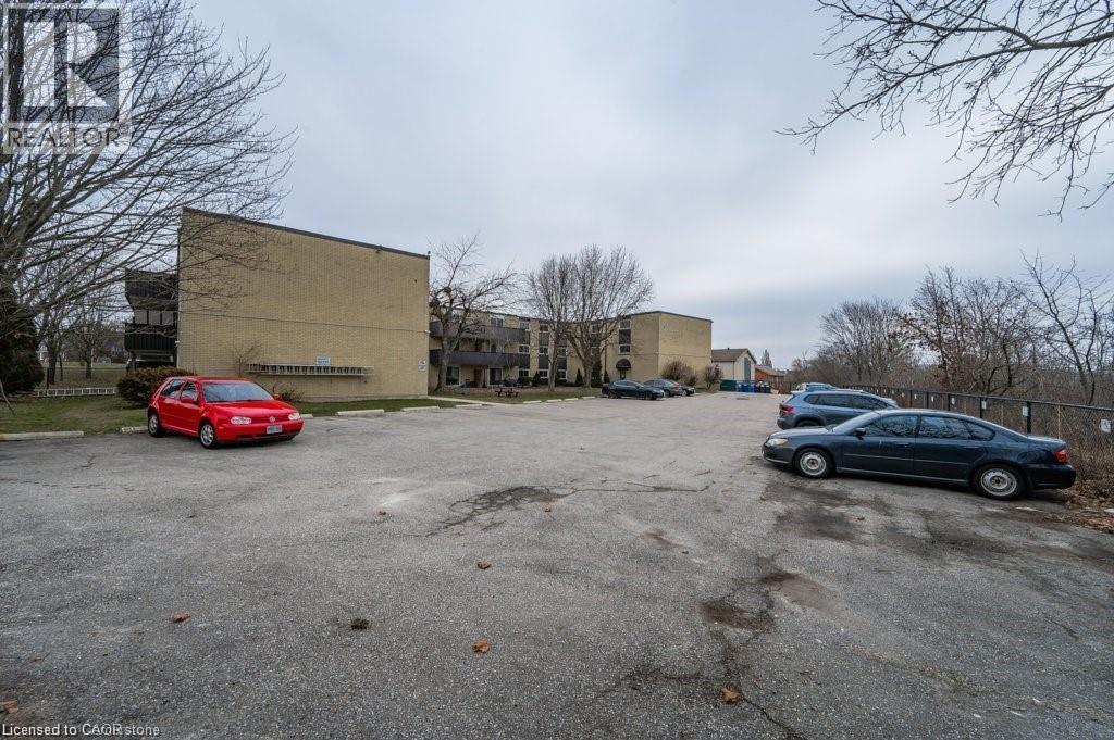 75 Hazelglen Drive Unit# 308, Kitchener, ON - Outdoor