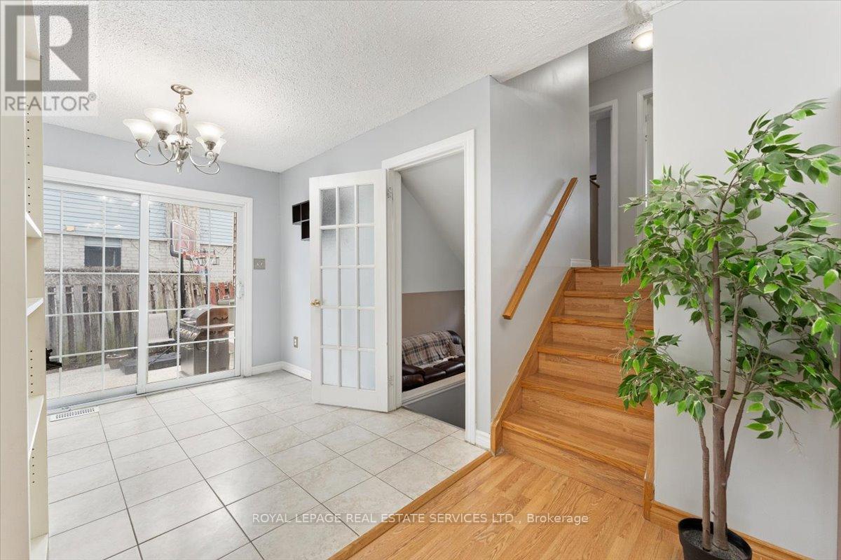 57 Elora Drive, Hamilton, ON - Indoor Photo Showing Other Room