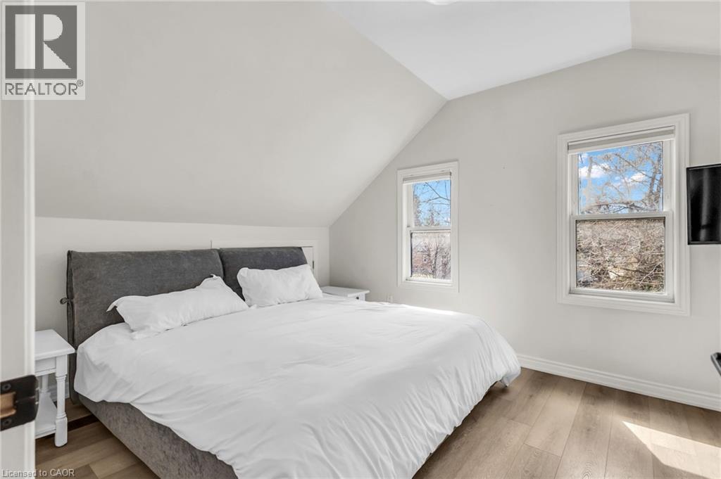 9 Dunbar Road S, Waterloo, ON - Indoor Photo Showing Bedroom